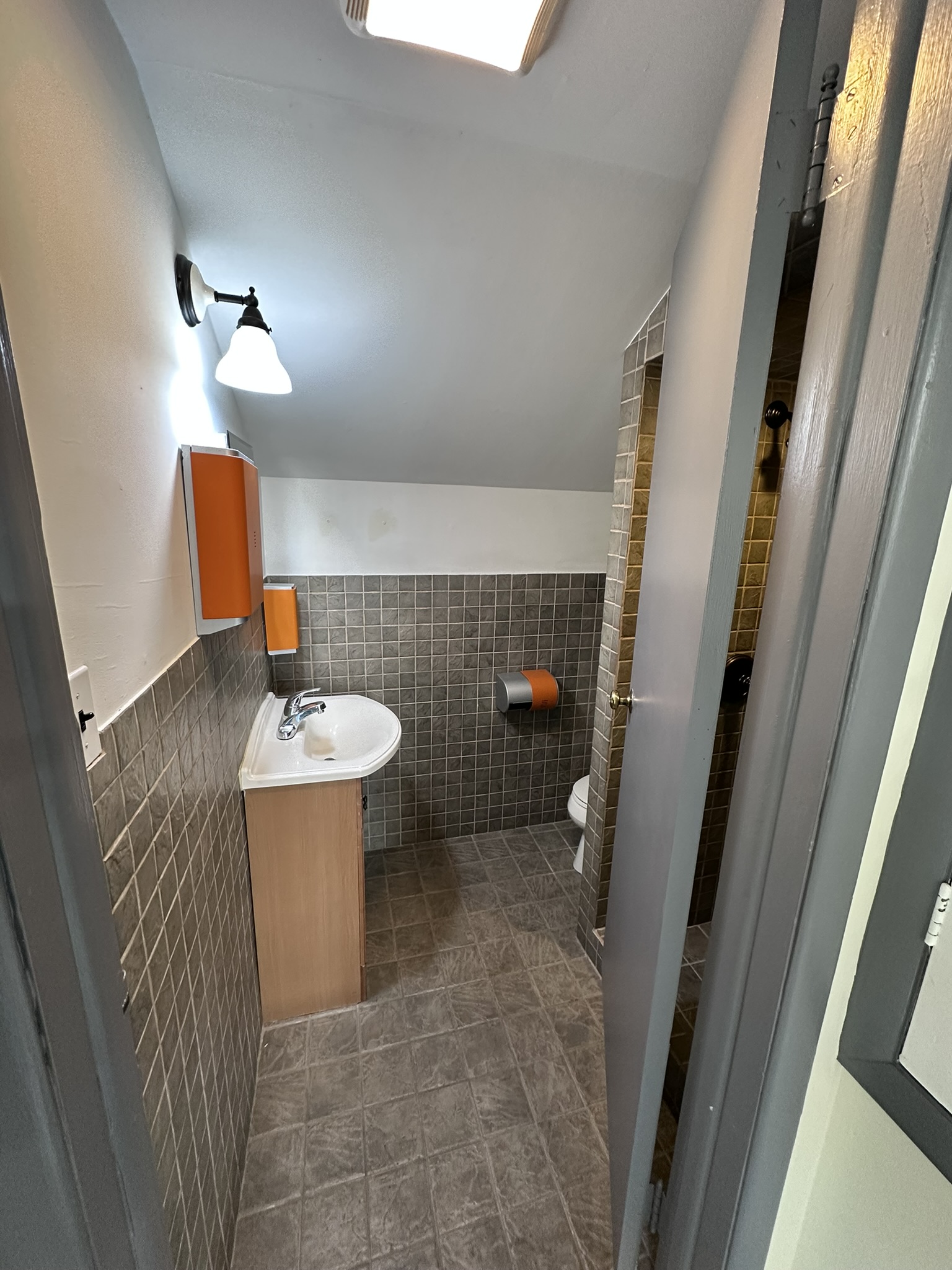 Suite 202 private bathroom